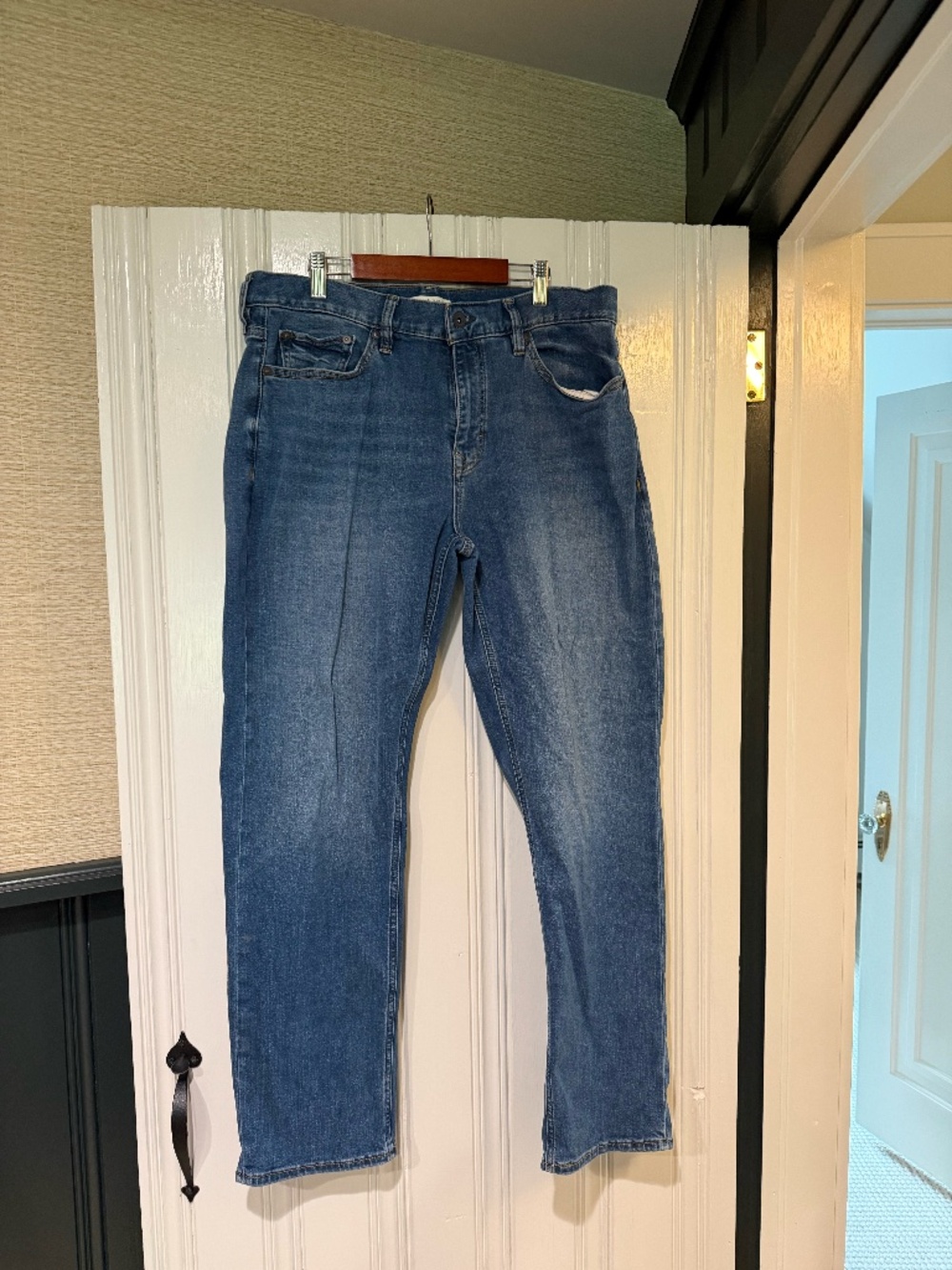 Banana Republic Traveler Straight Jean
